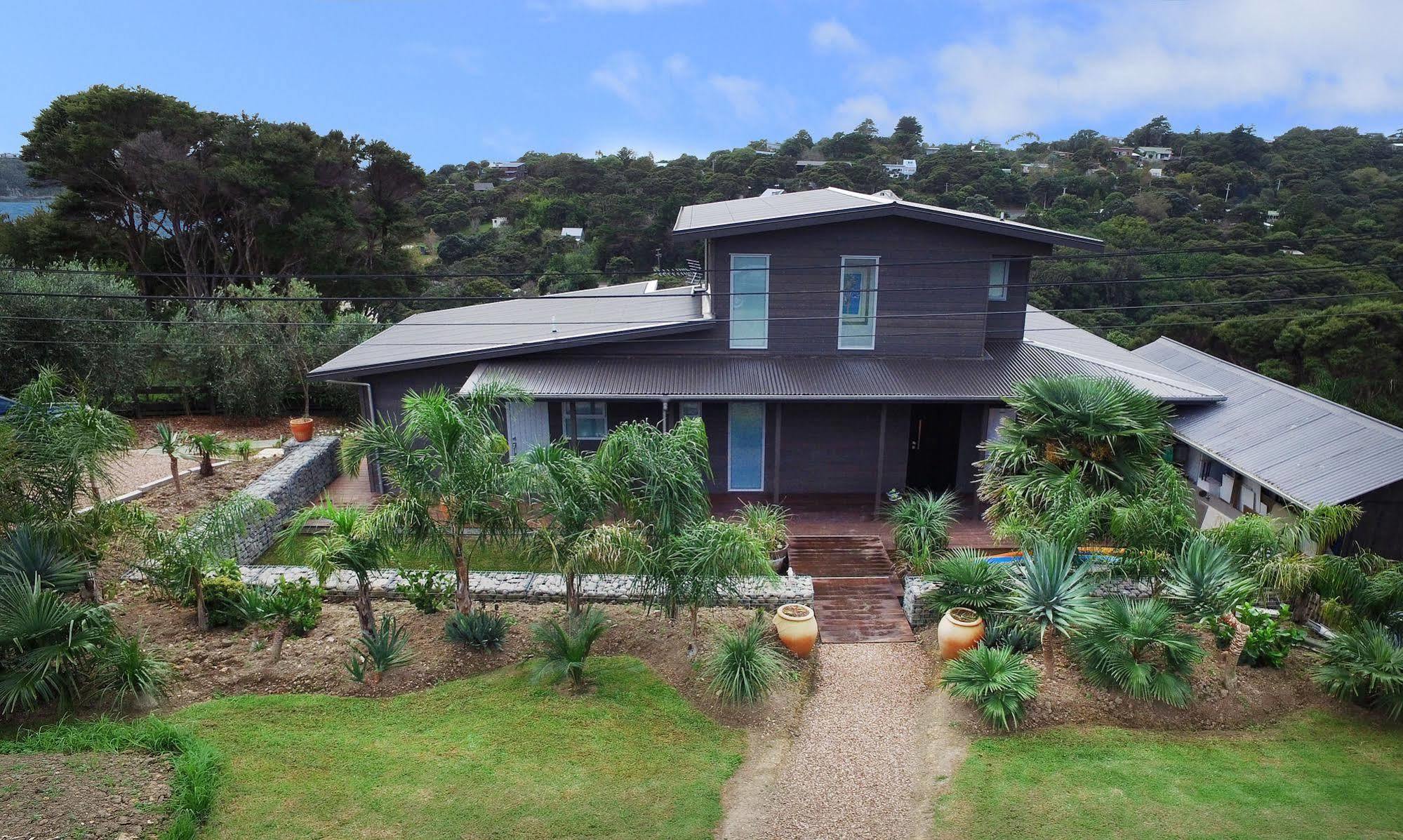 Wild Thyme Hotel Oneroa Exterior photo